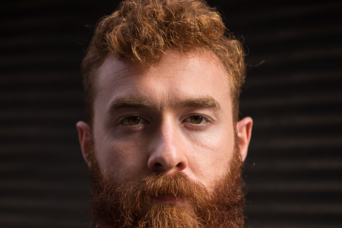 renk.-magazin.de / renk. Magazin / renk is Turkish and means colour. Turkish Redhead portrait series. 